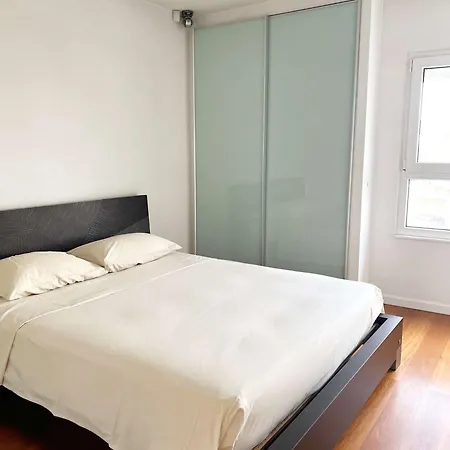 Apartment Modern Seafront *