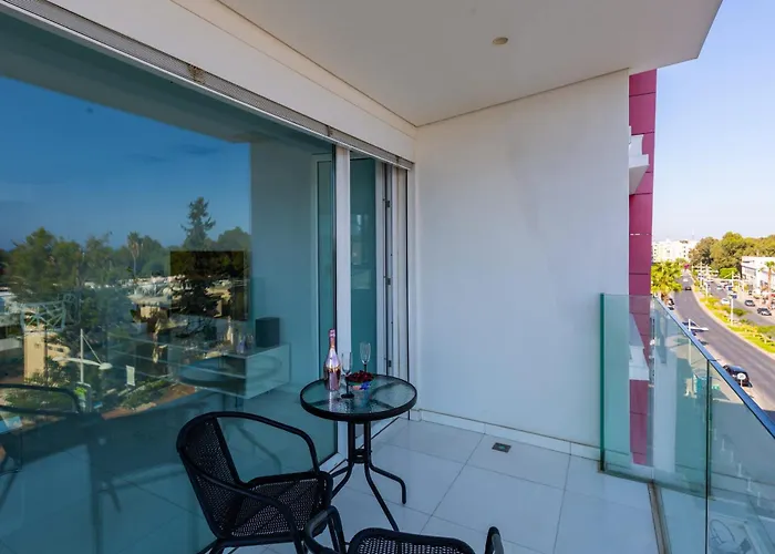 Modern Seafront Apartman Limassol