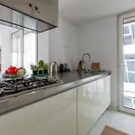Apartment Modern Seafront *