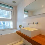 Modern Seafront Apartment *